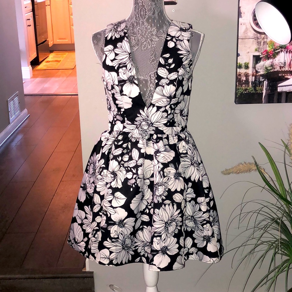 black and white cocktail dress (never been worn)